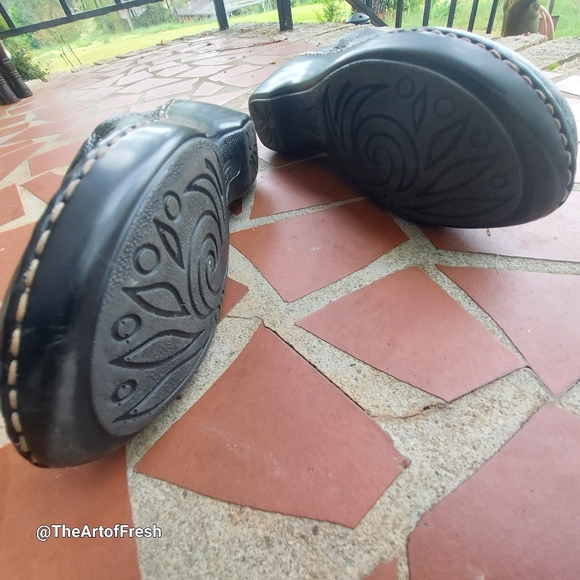 BOC BORN Clogs Womens 7 Black Leather Slip On Comfort Shoes - Picture 8 of 13